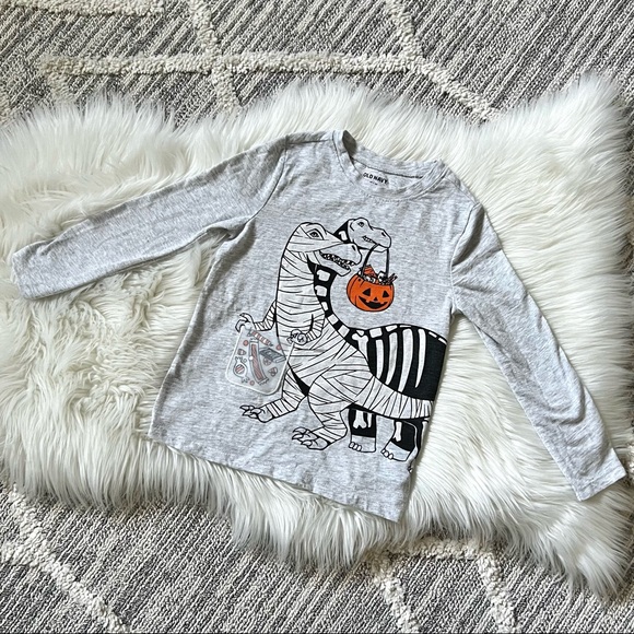 (💚4/$20) Dinosaur trick or treat/ Halloween shirt - Picture 1 of 2